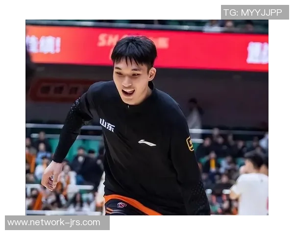 布拉扎克与勒芒的巅峰对决揭示足球战术与团队协作的精彩较量 布拉扎克与勒芒的巅峰对决揭示足球战术与团队协作的精彩较量