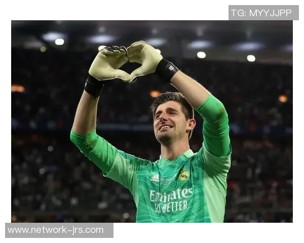 库尔图瓦的辉煌之路:从青涩少年到世界顶级门将的成长历程 库尔图瓦的辉煌之路:从青涩少年到世界顶级门将的成长历程